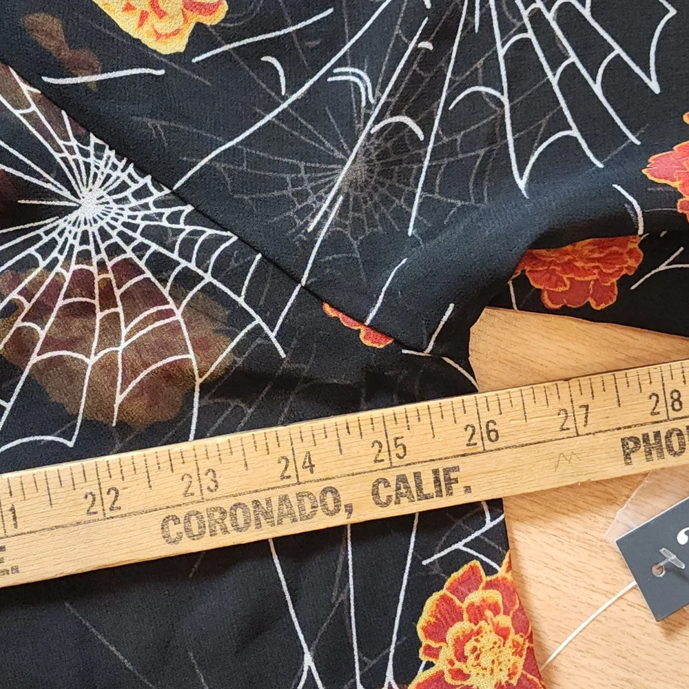 NWT ModCloth Spider Webs Floral Tie-Neck Sheer Black Orange Button Blouse Top XL - Picture 6 of 14
